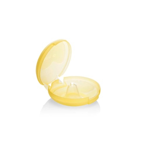 medela-breast-care-contact-nipple-shield-storagebox-open